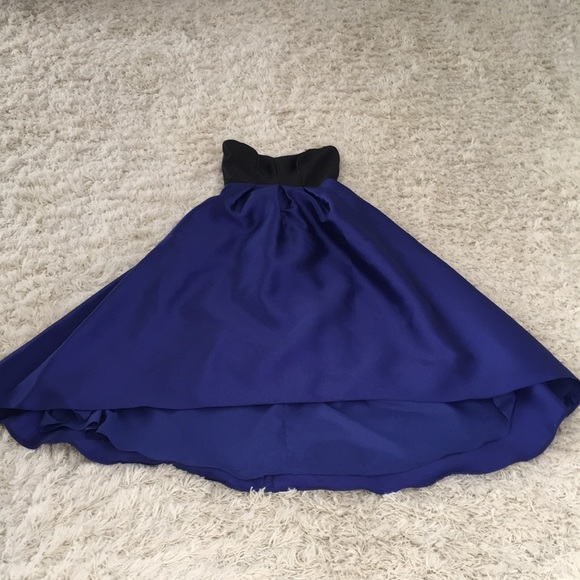 Gorgeous Alfred Sung Evening Gown - Picture 2 of 7